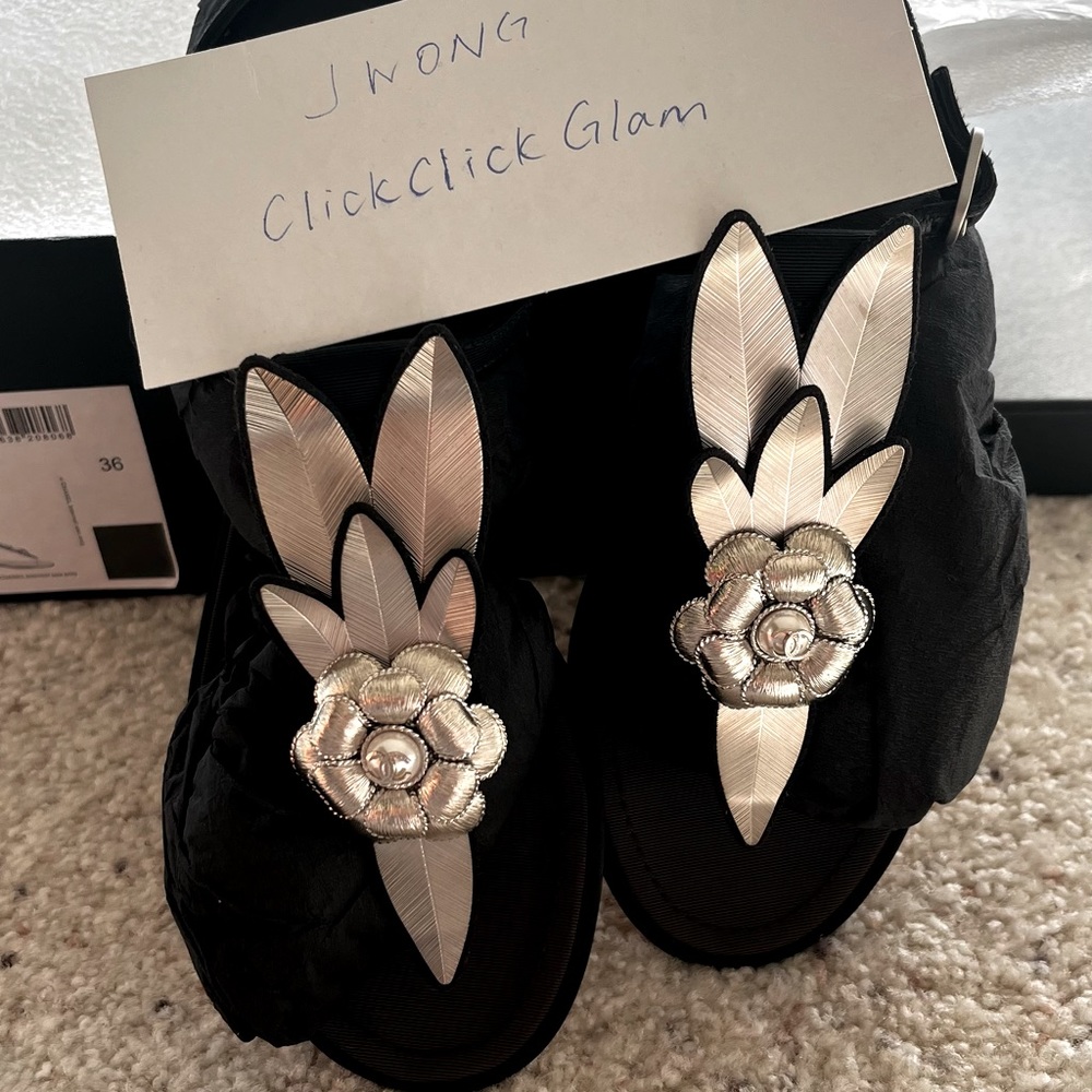 Chanel leaf camellia thong black sandals sz 36